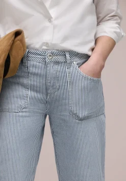 Straight Legs jeans