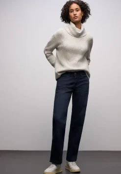 Straight Legs jeans