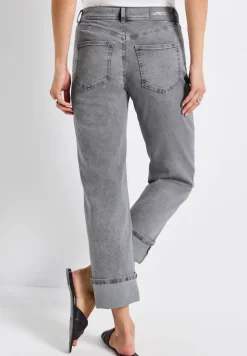 Straight Legs jeans