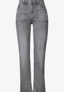 Straight Legs jeans
