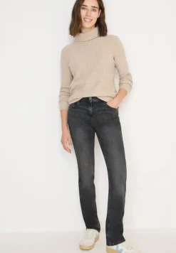 Straight Legs jeans