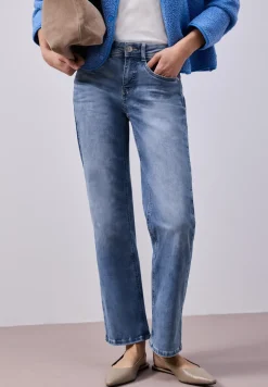 Straight Legs jeans