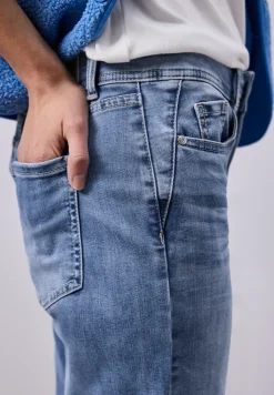 Straight Legs jeans