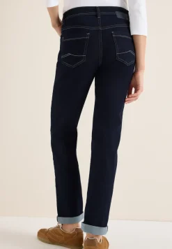 Straight Legs jeans