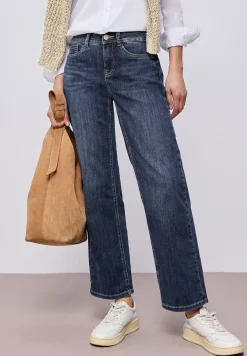 Straight Legs jeans