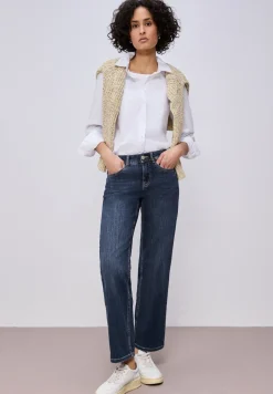 Straight Legs jeans