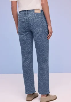 Straight Legs jeans