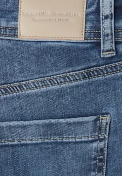 Straight Legs jeans