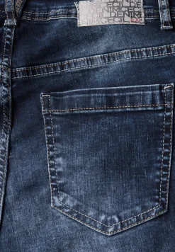 Straight Legs jeans