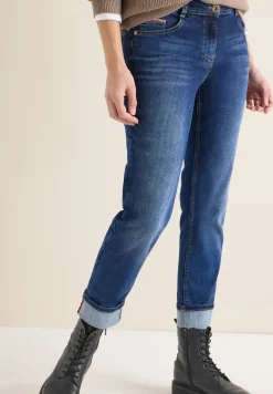 Straight Legs jeans