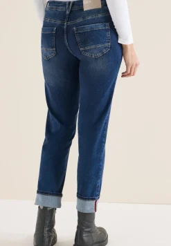 Straight Legs jeans