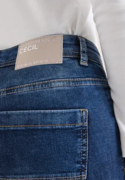 Straight Legs jeans