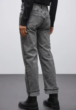 Straight Legs jeans