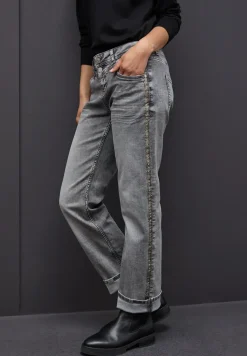 Straight Legs jeans