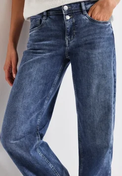 Straight Legs jeans