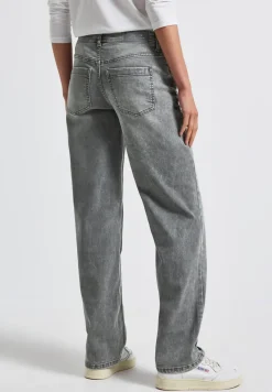 Straight Legs jeans