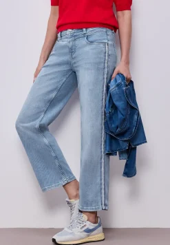 Straight Legs jeans