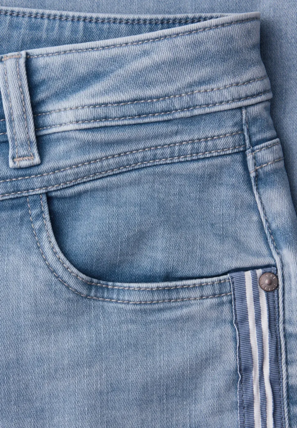 Straight Legs jeans