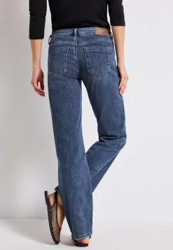 Straight Legs jeans