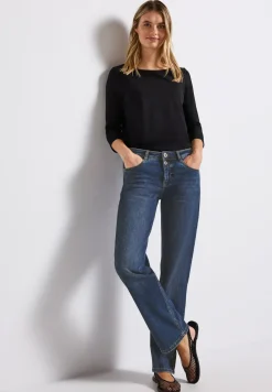 Straight Legs jeans