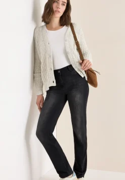 Straight Legs jeans