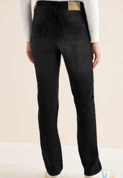 Straight Legs jeans