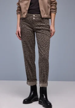 Straight Legs jeans