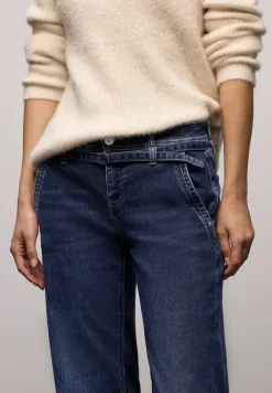 Straight Legs jeans