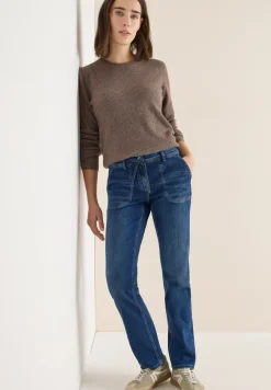Straight Legs jeans
