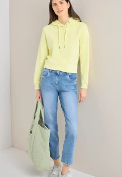 Straight Legs jeans
