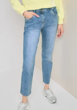 Straight Legs jeans