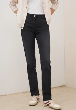 Straight Legs jeans