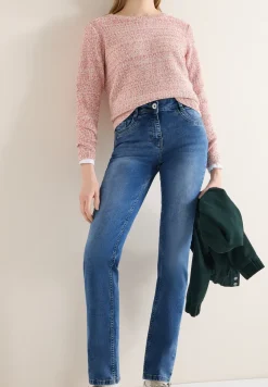 Straight Legs jeans