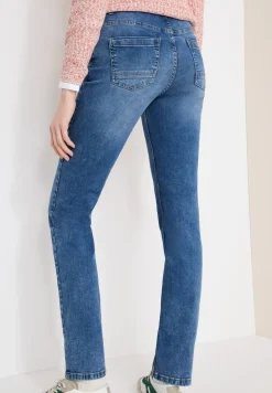 Straight Legs jeans