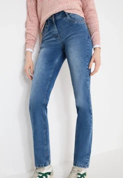 Straight Legs jeans