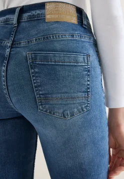 Straight Legs jeans
