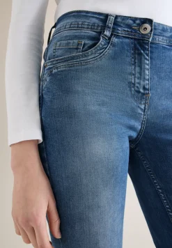 Straight Legs jeans