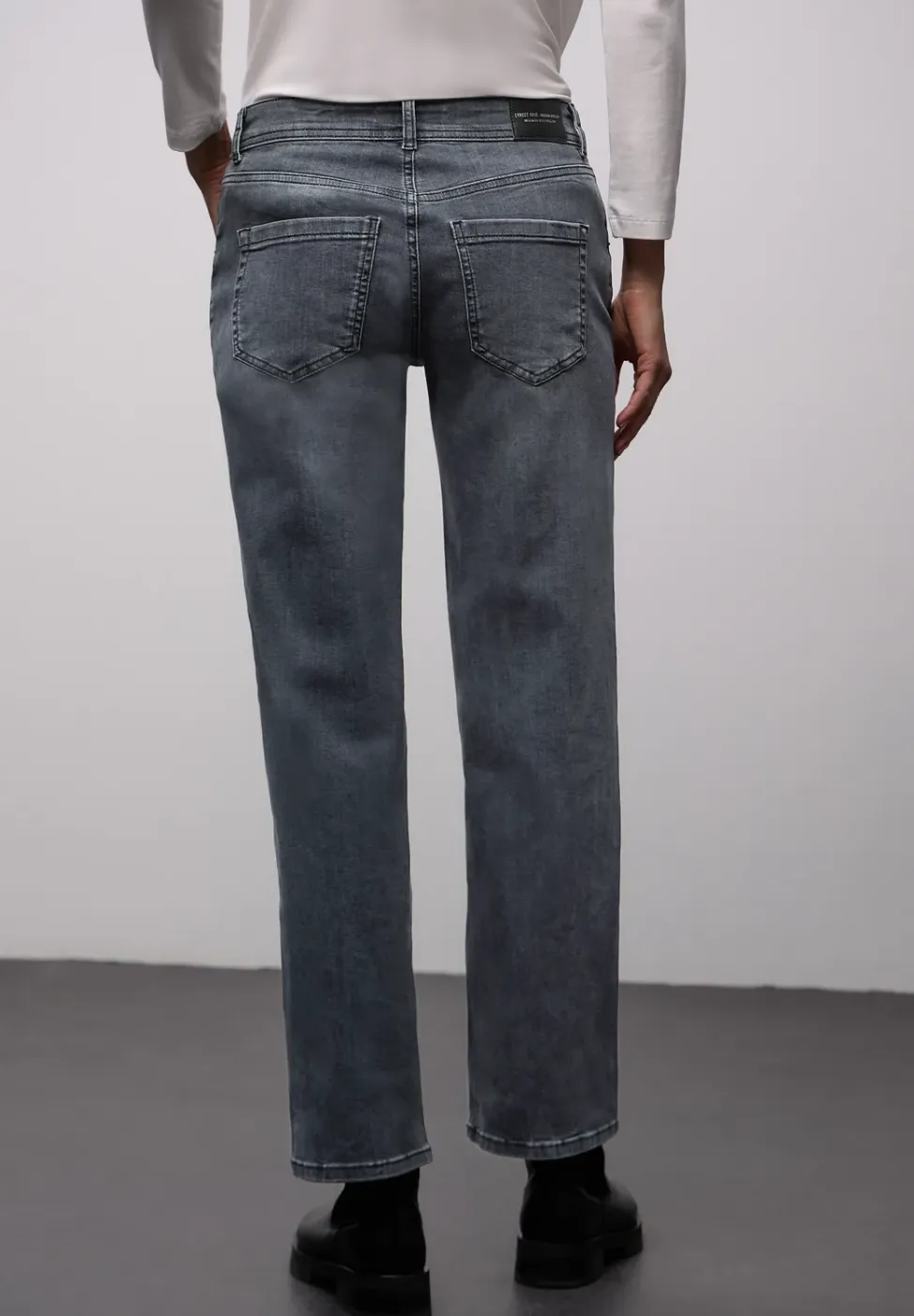 Straight Legs jeans