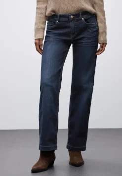Straight Legs jeans