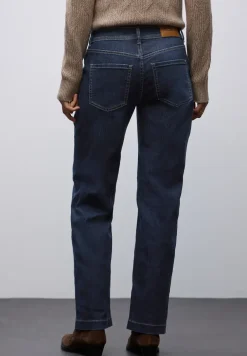 Straight Legs jeans
