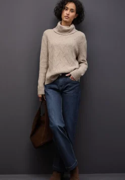 Straight Legs jeans