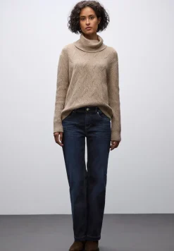 Straight Legs jeans