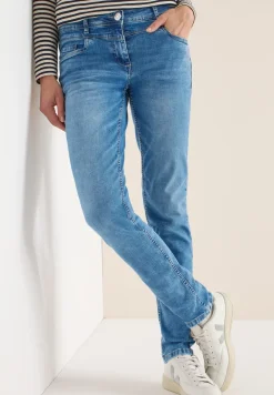 Straight Legs jeans