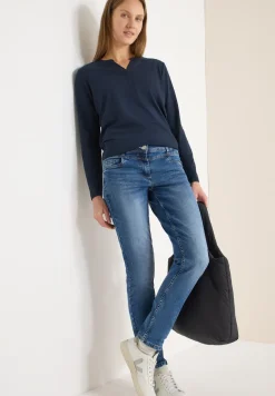 Straight Legs jeans