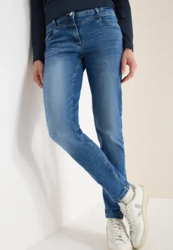 Straight Legs jeans