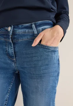Straight Legs jeans