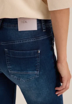 Straight Legs jeans