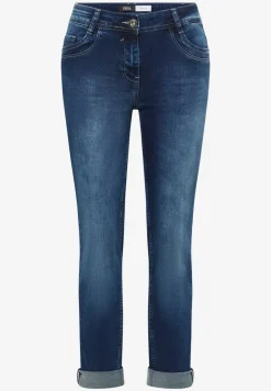 Straight Legs jeans