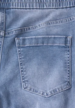 Straight Legs jeans