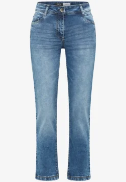 Straight Legs jeans